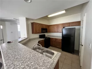 Photo #5: 2473469 Listing 