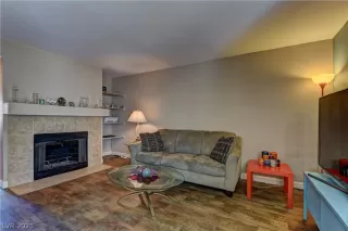 Photo #4: 2473474 Listing