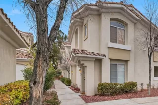 Photo #1: 2473495 Listing 