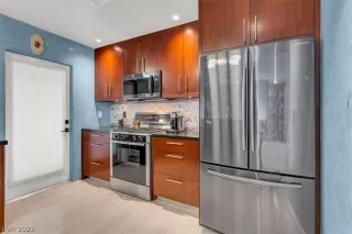 Photo #6: 2473495 Listing 