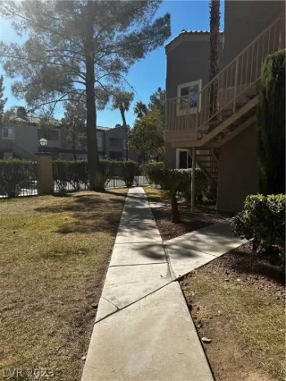 Photo #1: 2473543 Listing