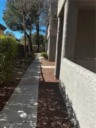 Photo #2: 2473543 Listing