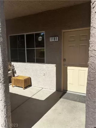 Photo #3: 2473543 Listing