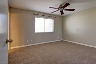 Photo #6: 2473609 Listing