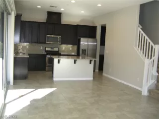 Photo #4: 2473622 Listing 