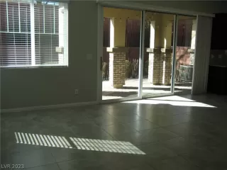 Photo #5: 2473622 Listing 