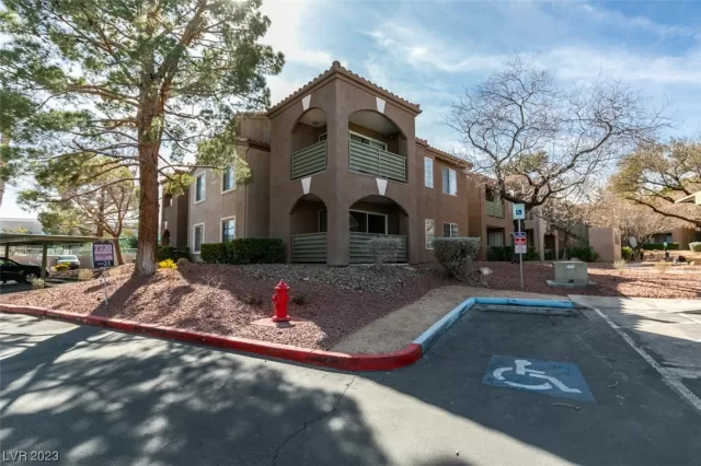 MLS: 2473633 Condo For Sale