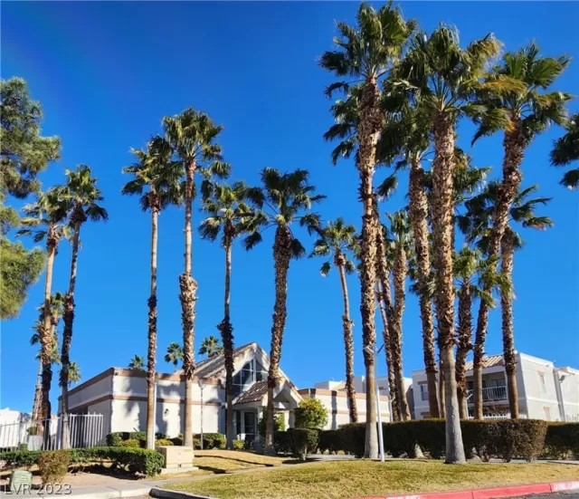 MLS: 2473635 Condo For Sale