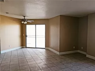 Photo #2: 2473635 Listing