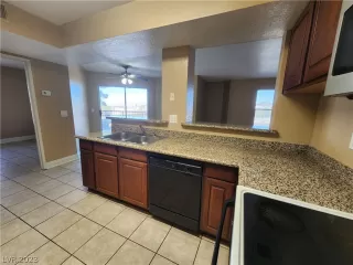 Photo #5: 2473635 Listing