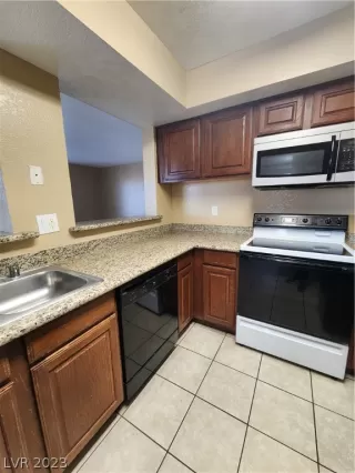 Photo #6: 2473635 Listing