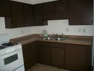 Photo #3: 2473648 Listing 