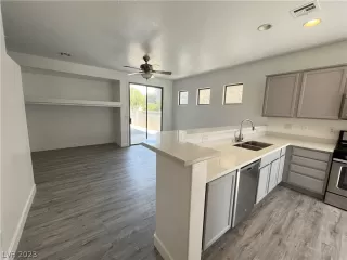 Photo #3: 2473652 Listing