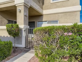 Photo #2: 2473666 Listing