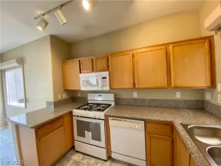 Photo #2: 2473682 Listing 