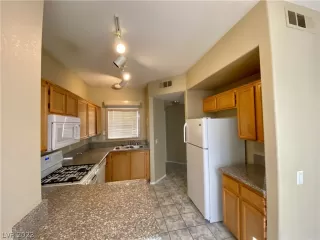 Photo #3: 2473682 Listing 