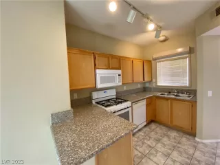 Photo #4: 2473682 Listing 