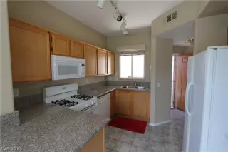 Photo #5: 2473682 Listing 