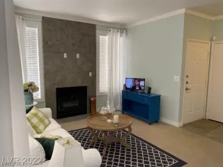 Photo #5: 2473690 Listing 