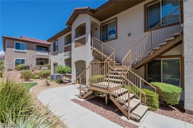 MLS: 2473724 Condo For Sale