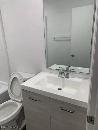 Photo #2: 2473727 Listing 