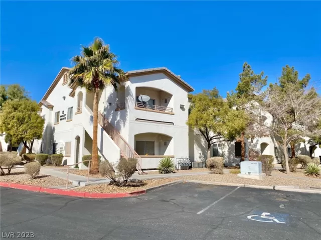 MLS: 2473731 Condo For Sale