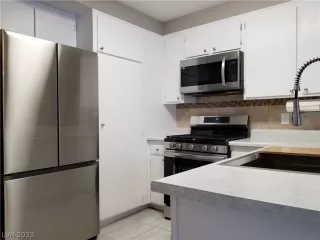 Photo #6: 2473754 Listing 