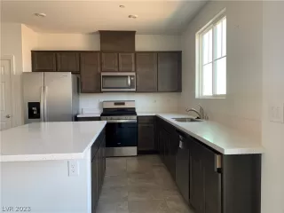 Photo #4: 2473762 Listing 