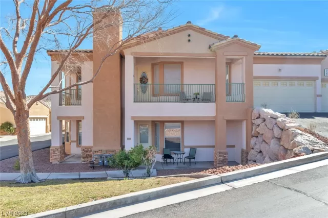 MLS: 2473776 Condo For Sale