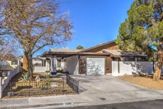 Photo #1: 2473786 Listing