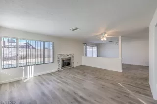 Photo #6: 2473786 Listing