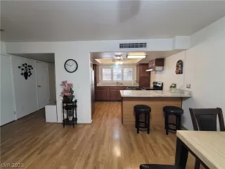 Photo #3: 2473789 Listing 