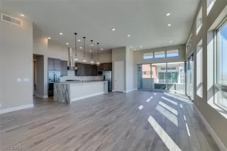 Photo #1: 2473797 Listing 