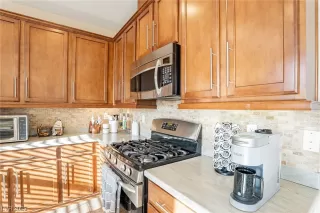 Photo #2: 2473802 Listing 