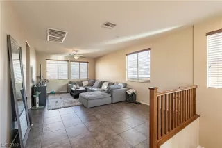 Photo #5: 2473802 Listing 