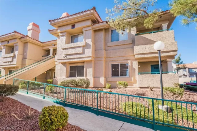 MLS: 2473804 Condo For Sale