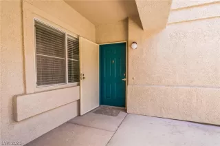 Photo #4: 2473804 Listing