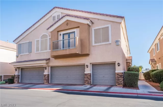 MLS: 2473814 Condo For Sale