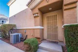 Photo #4: 2473814 Listing