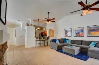 Photo #2: 2473836 Listing