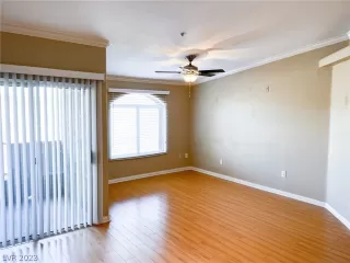 Photo #3: 2473842 Listing