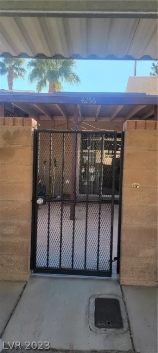 Photo #2: 2473849 Listing