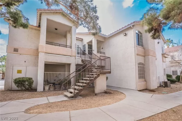 MLS: 2473857 Condo For Sale