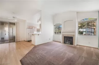 Photo #3: 2473857 Listing