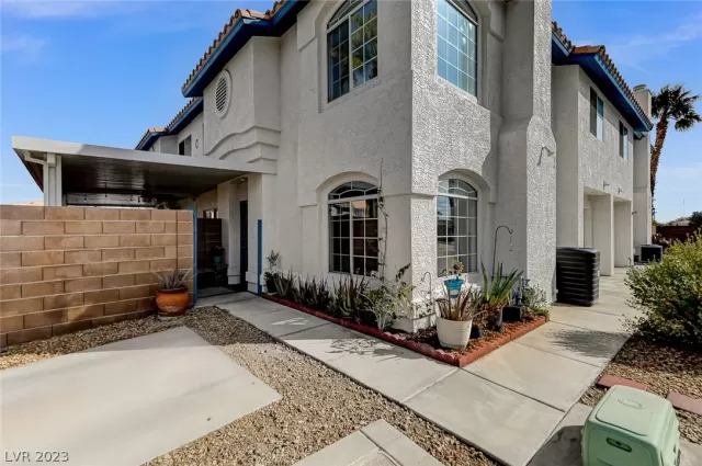 MLS: 2473867 Condo For Sale