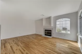 Photo #2: 2473867 Listing 