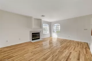 Photo #5: 2473867 Listing 