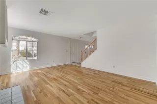 Photo #6: 2473867 Listing 