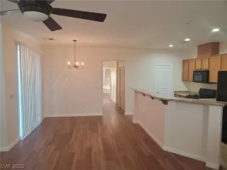 Photo #5: 2473880 Listing 