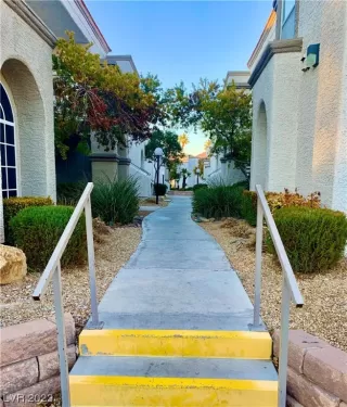 Photo #1: 2473907 Listing